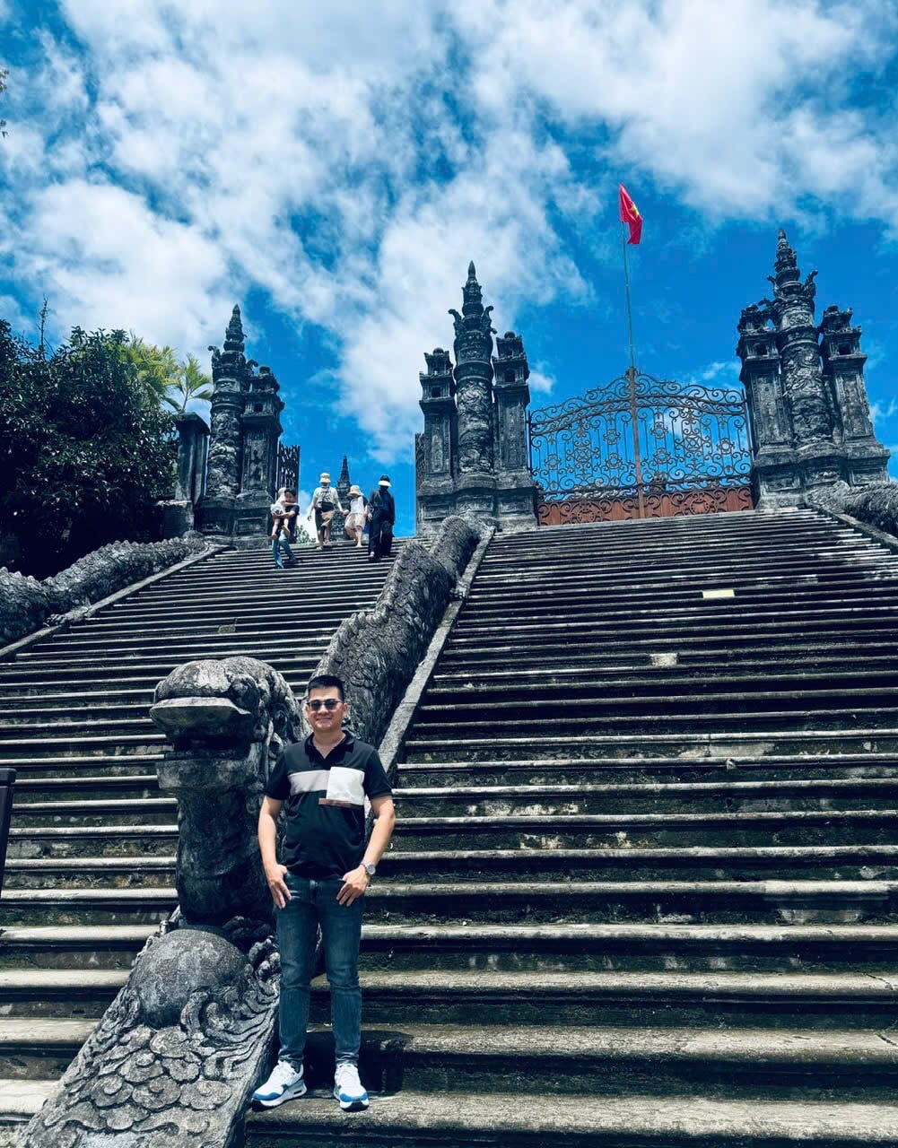 SOI VÀO LỊCH SỬ artwork