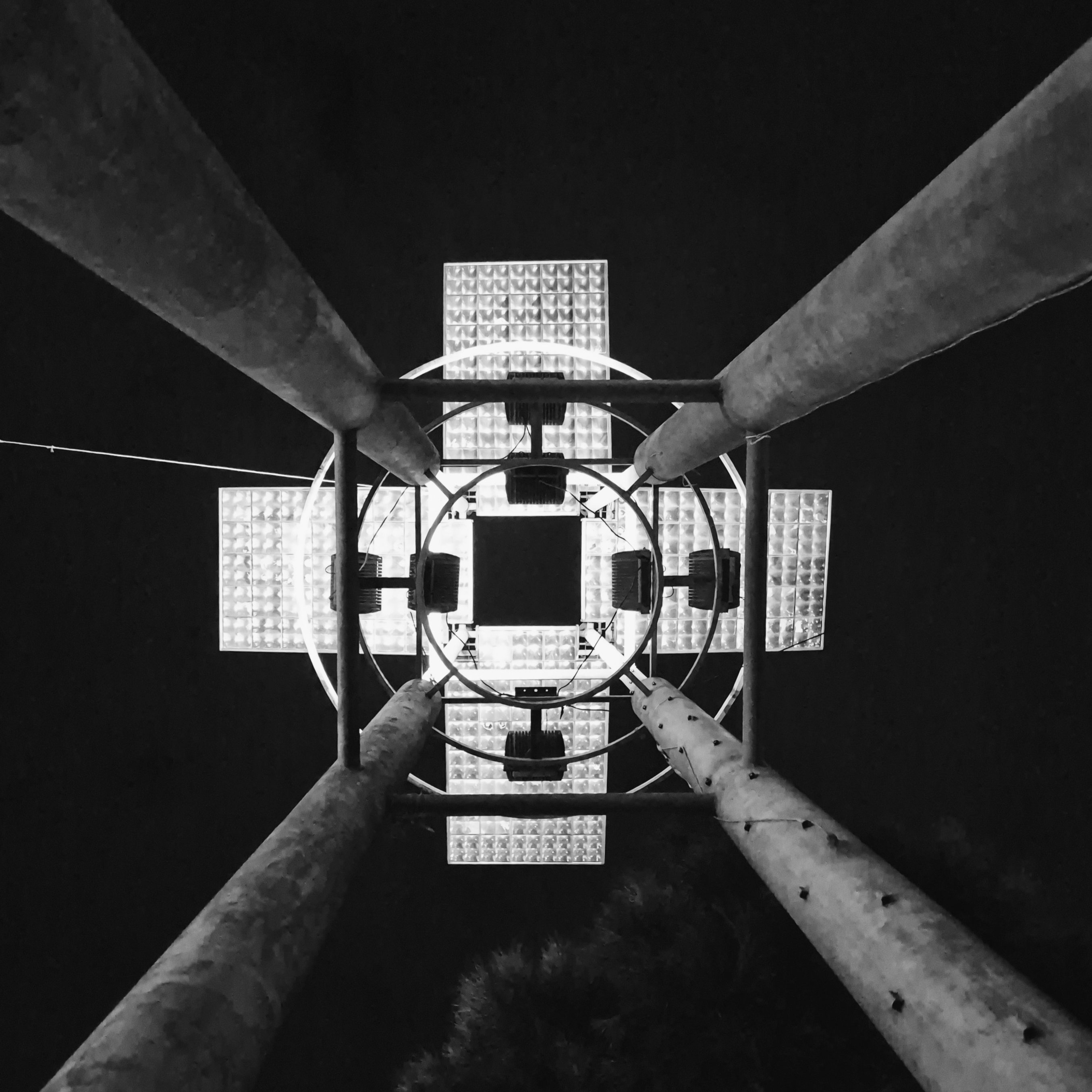 Far beyond the light - bettybamberger  [AldoNX Remix] artwork