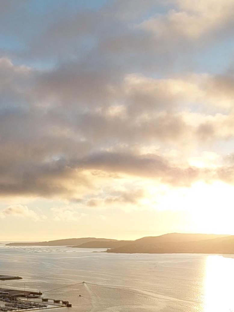 Ocaso sobre la Ría de Vigo artwork