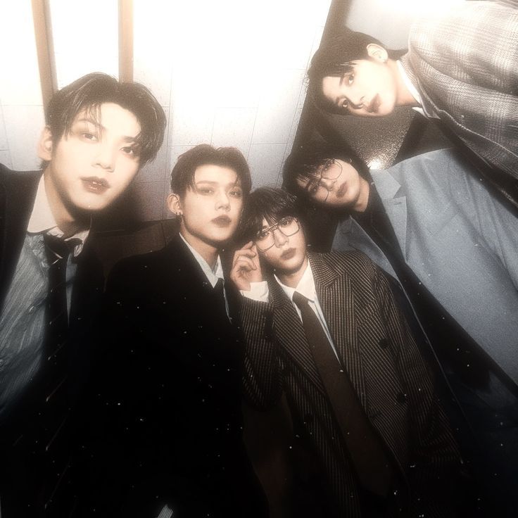 TXT-𝕊𝕥𝕚𝕔𝕜 𝕎𝕚𝕥𝕙 𝕐𝕠𝕦 (𝐄𝐗𝐓𝐑𝐀, INSTRUMENTAL) artwork