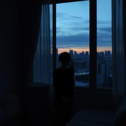 Мир наш стал чужим artwork