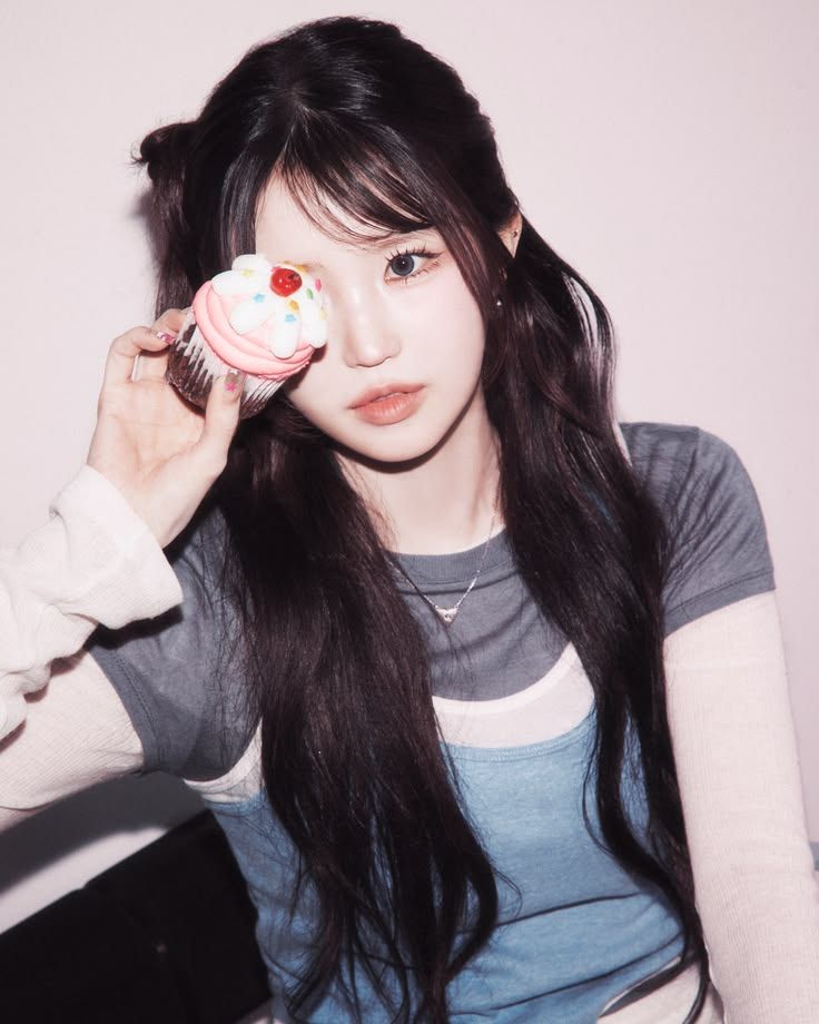 fromis_9 - Love Me Back artwork