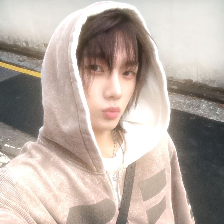SUNGHO-𝔹𝔼𝔸𝕌𝕋𝕀𝔽𝕌𝕃 𝕋ℍ𝕀ℕ𝔾𝕊 artwork