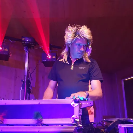 Profile picture for Dj Tondöv