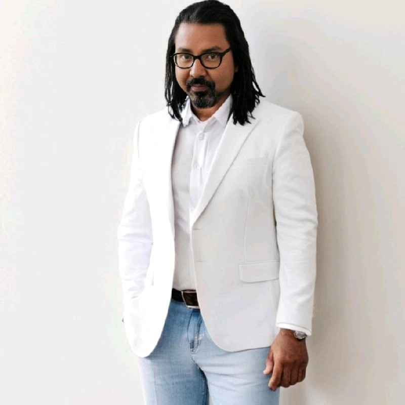 Profile picture for 𝓜𝓸' @Paris