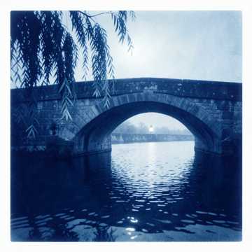 Evening Wind Across the Bridge