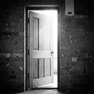 สู่แสงตะวัน (Into the Light)