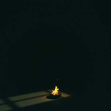 Drowning in shadows while lost in Dreams