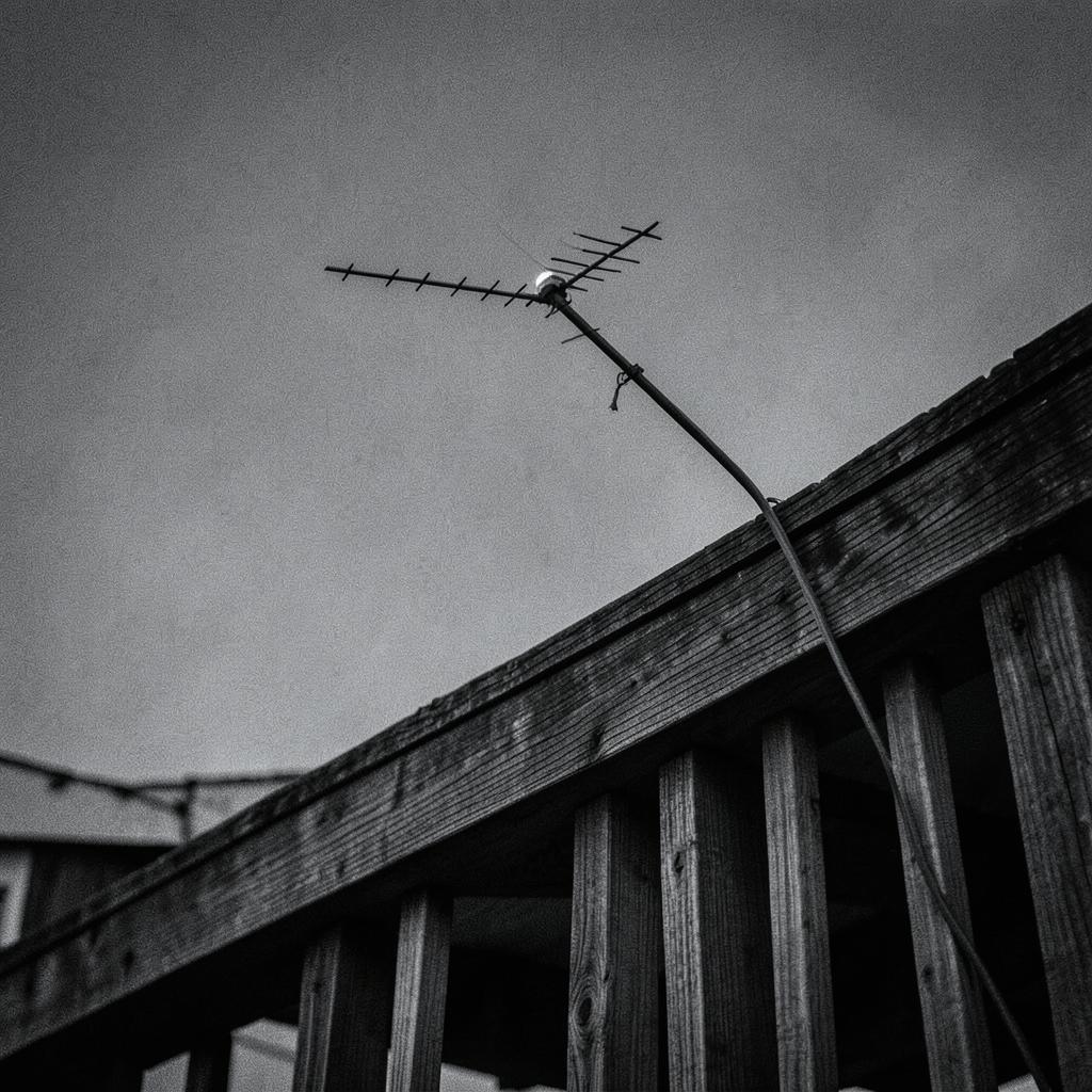 Send a Signal - Six Gun 005 artwork