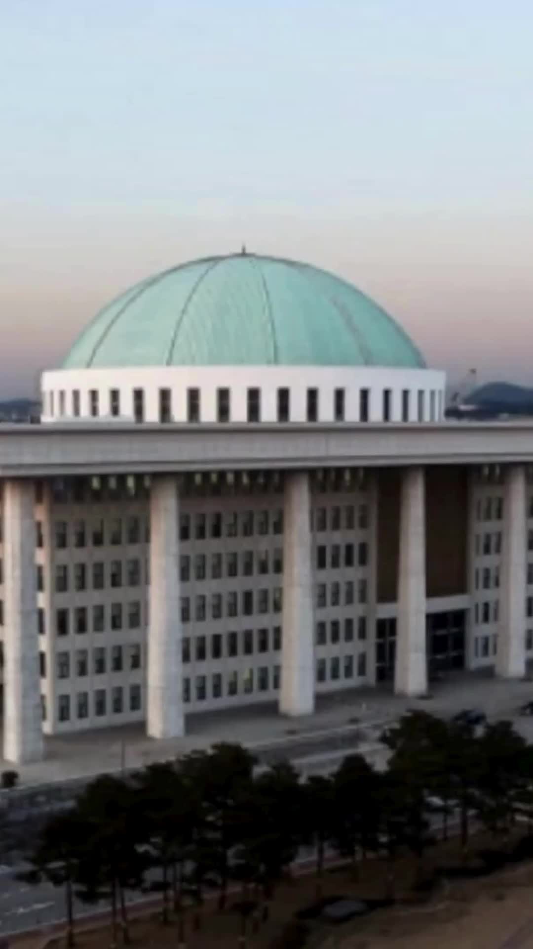3. 전설들의 동맹 (An Alliance Of Legends)