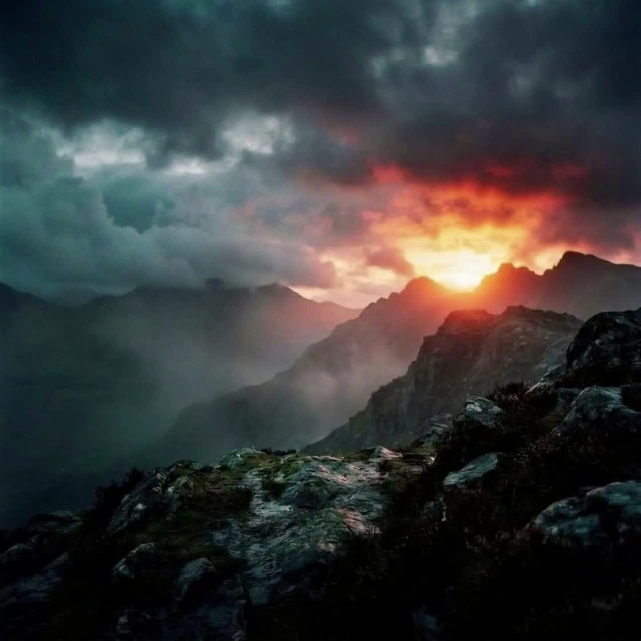 Chasing the Sun (Glass / Remix) artwork
