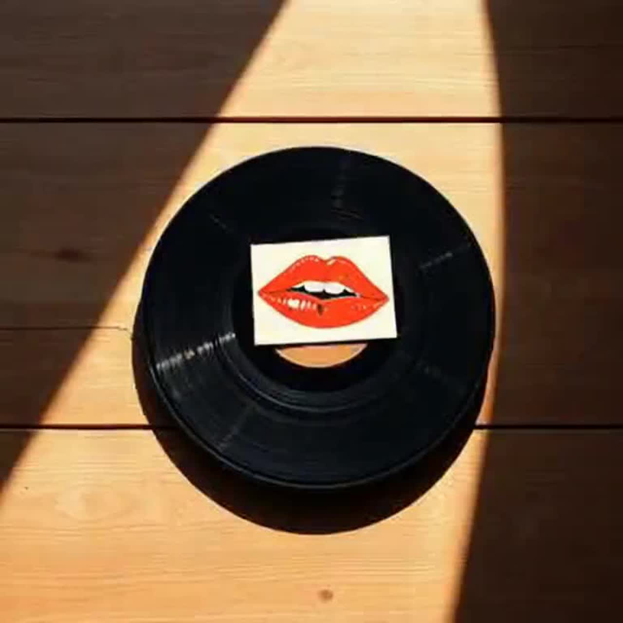 Лишь вчера я растрезвонила всем artwork