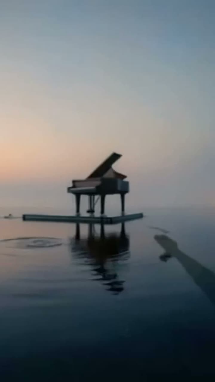 Silent Glow, Still Waiting artwork