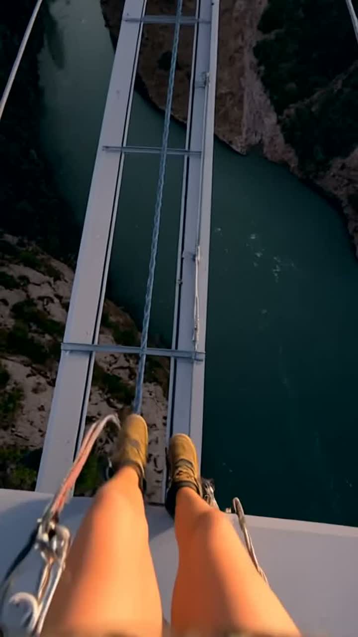 Saut à l'élastique V2 artwork