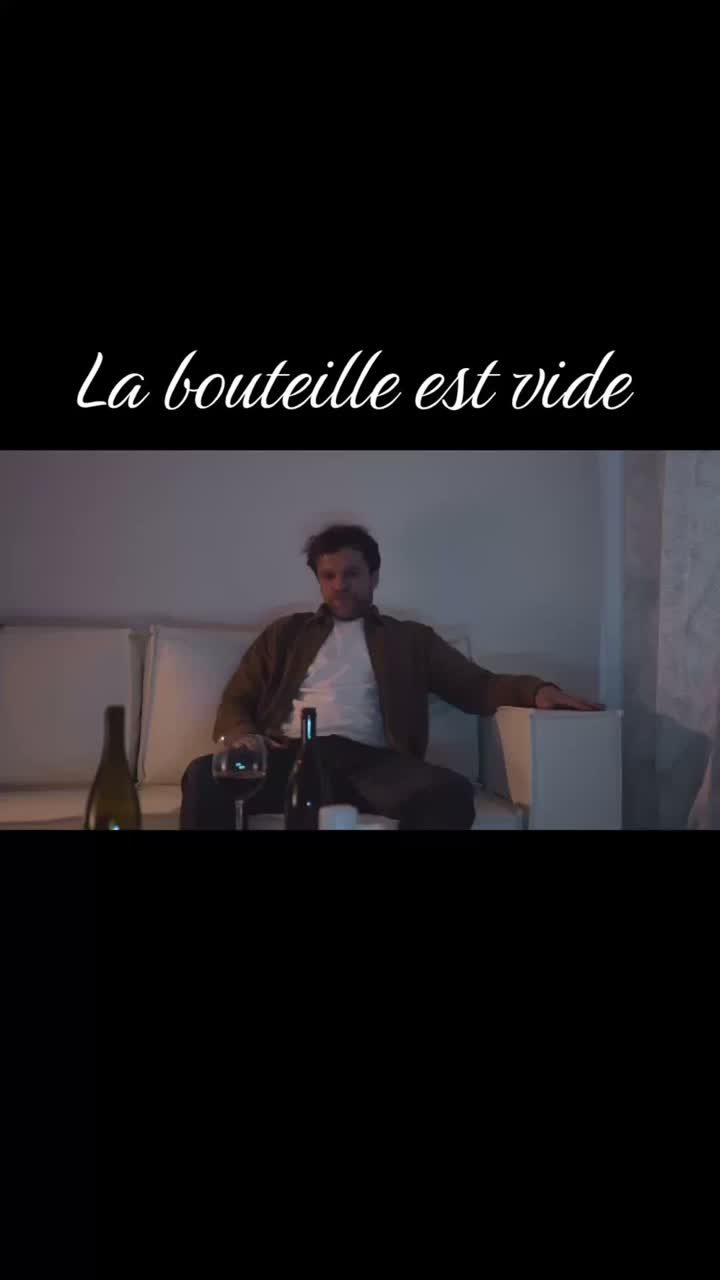 La bouteille est vide artwork