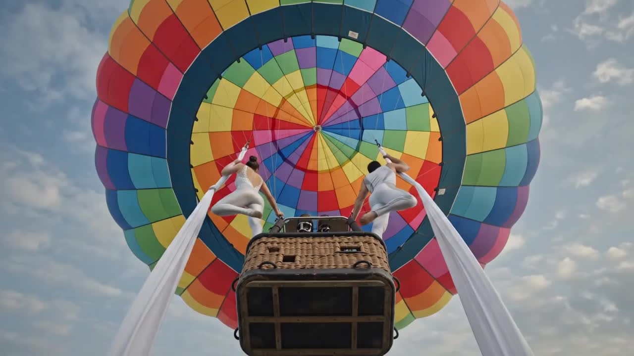 Performing on Balloon artwork